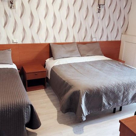 קולניו Hotel Frejus מראה חיצוני תמונה