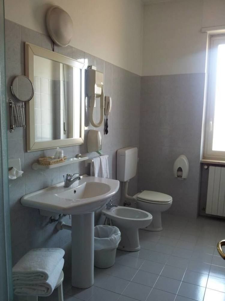 קולניו Hotel Frejus מראה חיצוני תמונה