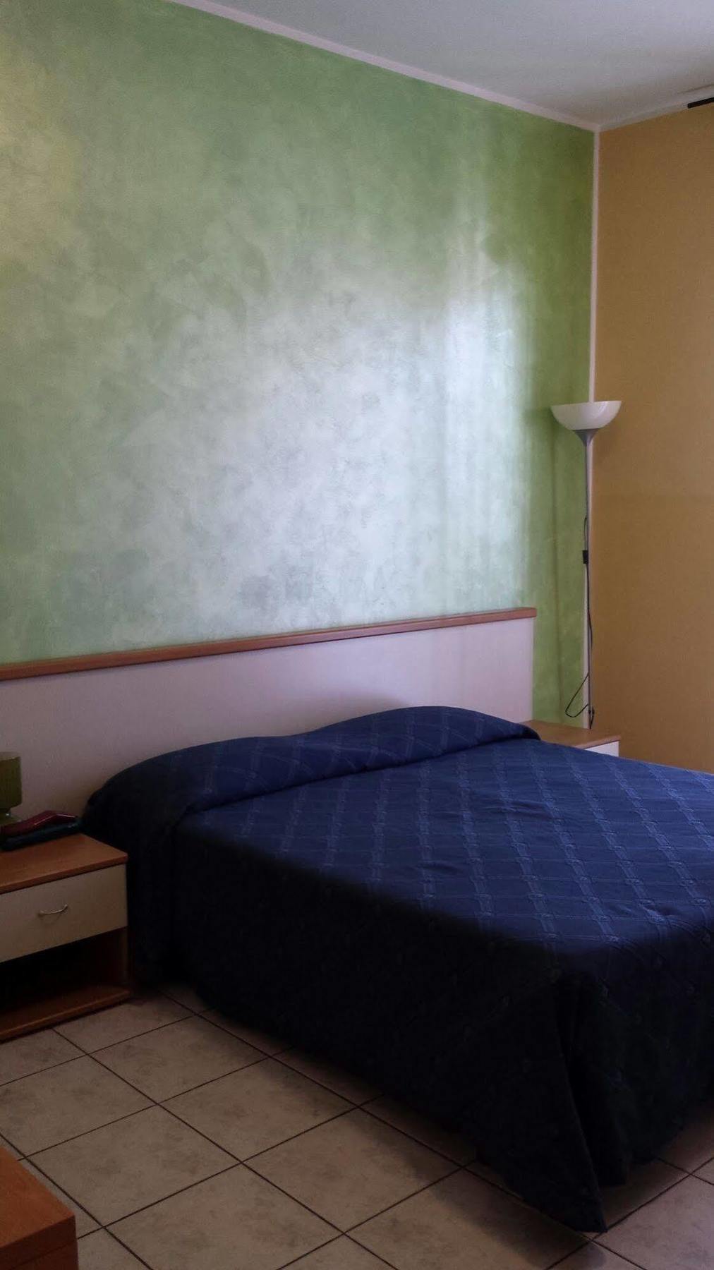 קולניו Hotel Frejus מראה חיצוני תמונה