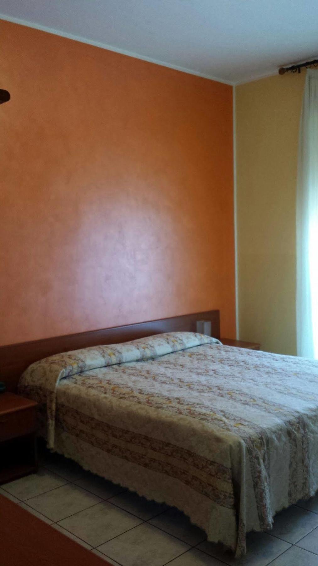קולניו Hotel Frejus מראה חיצוני תמונה